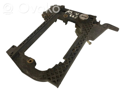 Holder/bracket for external opening handle at the front