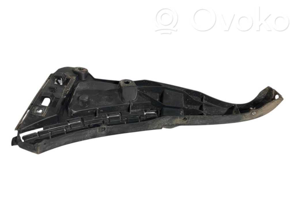 Priekšpusē bampera turētājs