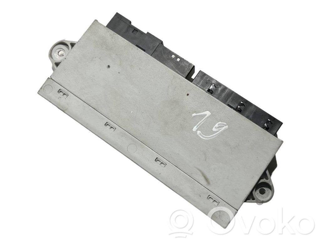 Durvju vadības bloks