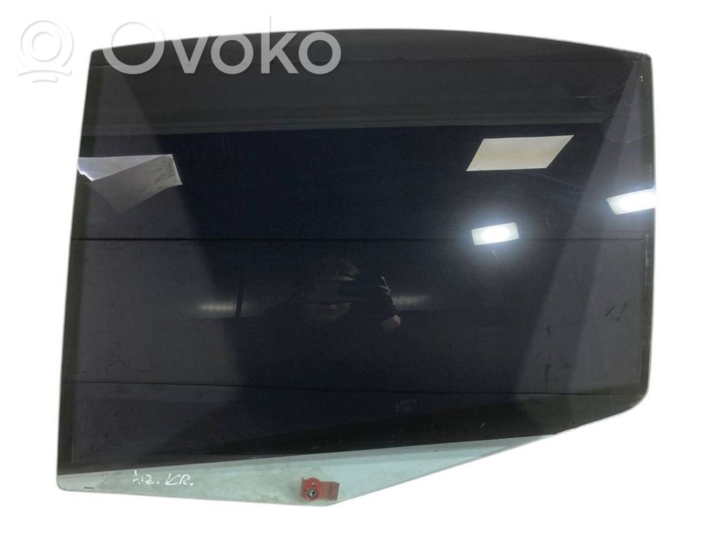 aizmugurējo durvju stikls