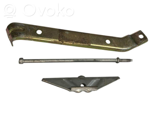 Akumulatora stiprinājums