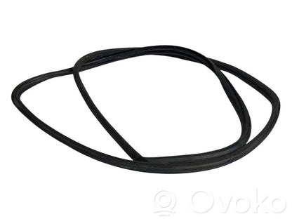 Priekšpusē apdares gumija (virsbūvē)