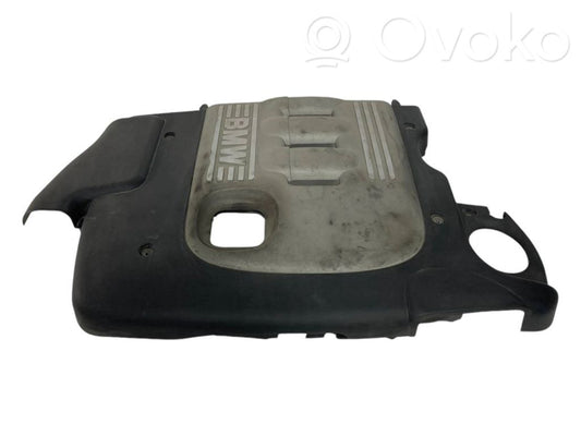 Dzinēja pārsegs (dekoratīva apdare)