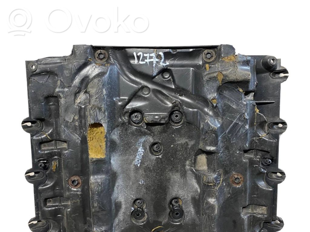 Dzinēja pārsegs (dekoratīva apdare)