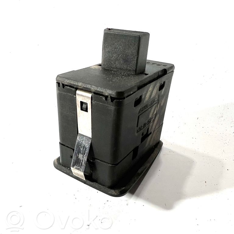 Elektrisko logu slēdzis