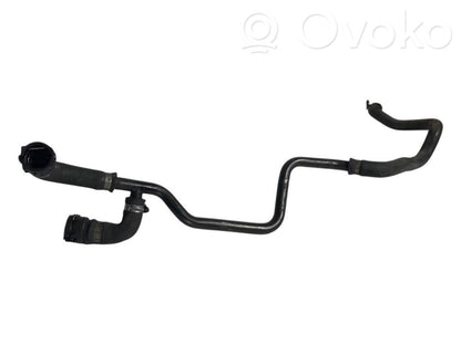 Caurulīte (-es) / šļūtene (-es)