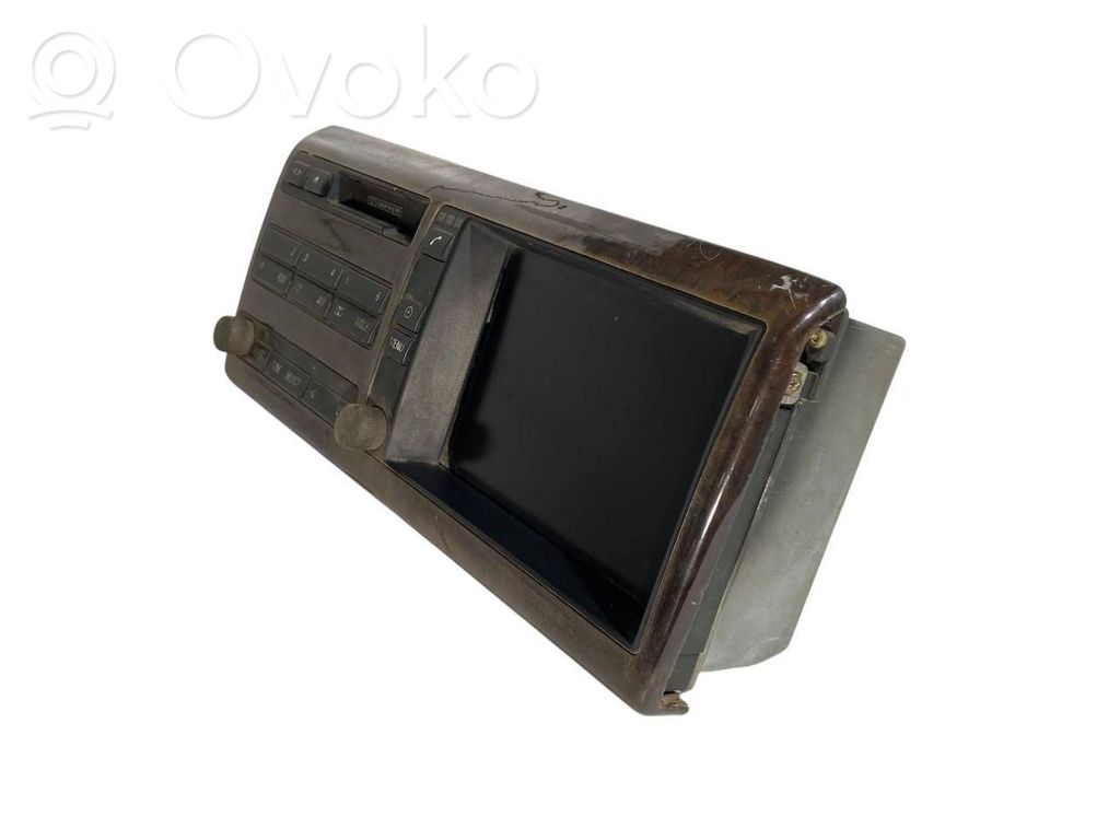 Radio / CD/DVD atskaņotājs / navigācija