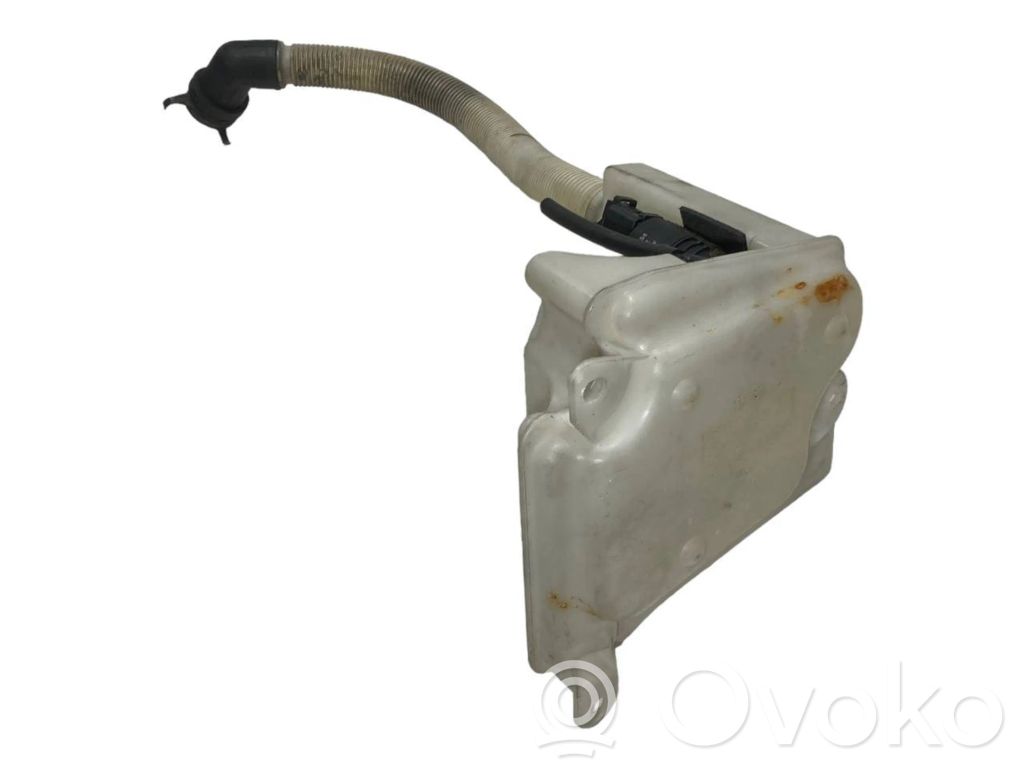 Logu šķidruma tvertne