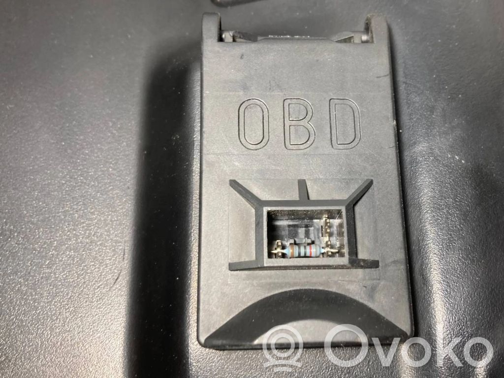 Paneļa dekoratīvās apdares vairogs (apakšējais)