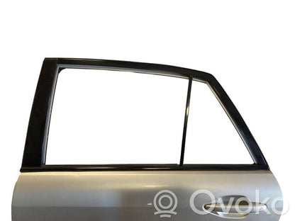 Aizmugurējās durvis