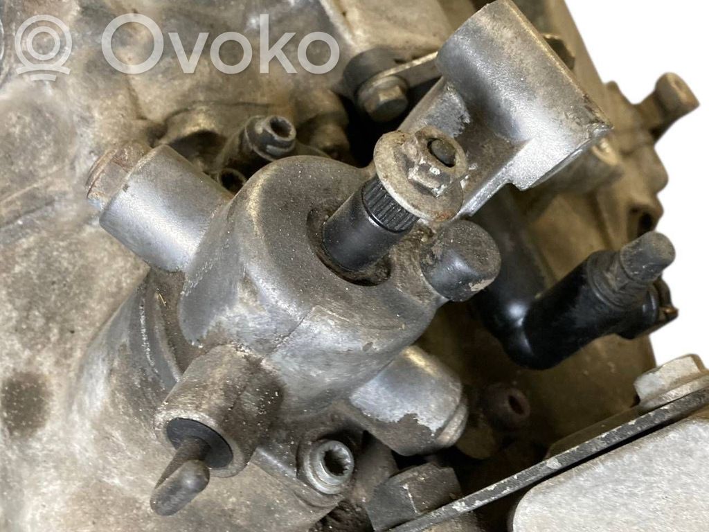 Mehāniska 5 ātrumu pārnesumkārba