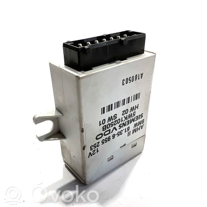 Piekabes āķa vadības bloks