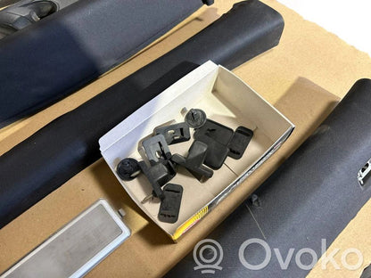 (C) statņa dekoratīvā apdare