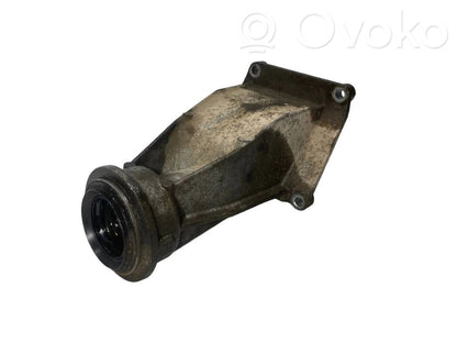 Кронштейн подшипника полуосевой муфты