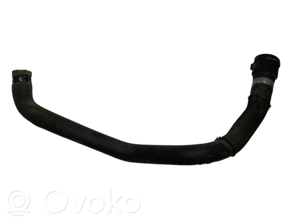 Caurulīte (-es) / šļūtene (-es)