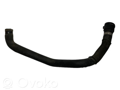 Caurulīte (-es) / šļūtene (-es)