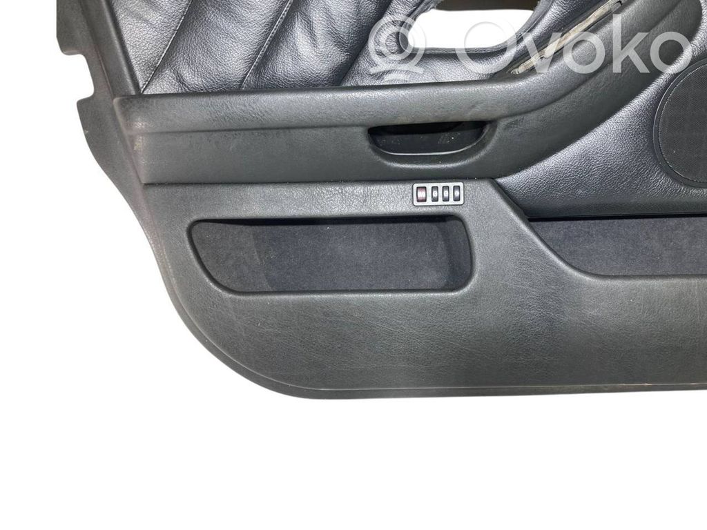 Priekšējo durvju apdare