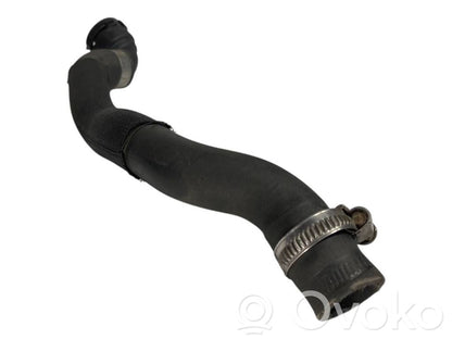 Caurulīte (-es) / šļūtene (-es)