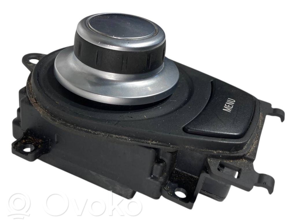 Multimediju kontrolieris