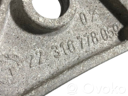 Transmission mounting bracket