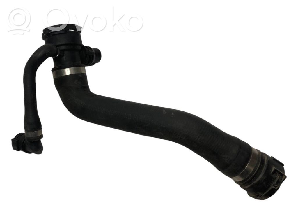 Caurulīte (-es) / šļūtene (-es)