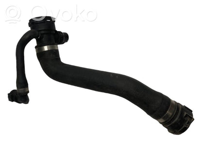 Caurulīte (-es) / šļūtene (-es)