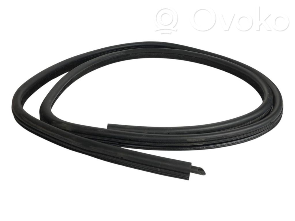 Priekšpusē apdares gumija (virsbūvē)