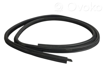 Priekšpusē apdares gumija (virsbūvē)