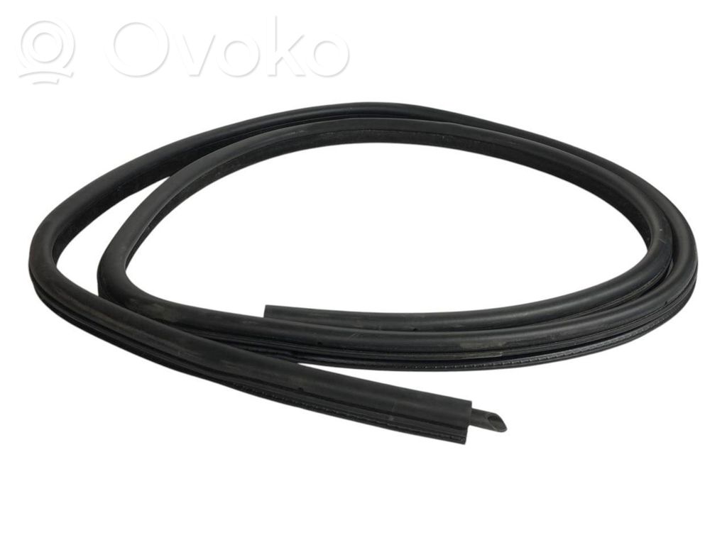 Priekšpusē apdares gumija (virsbūvē)