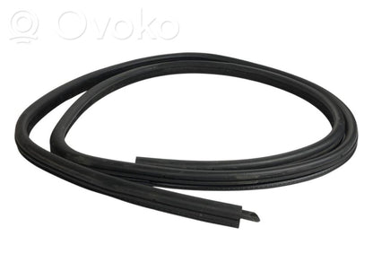 Priekšpusē apdares gumija (virsbūvē)