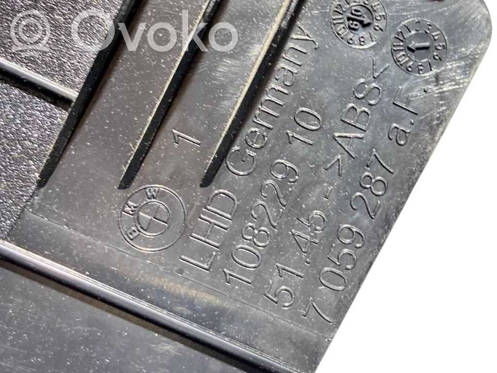 Paneļa dekoratīvās apdares vairogs (apakšējais)