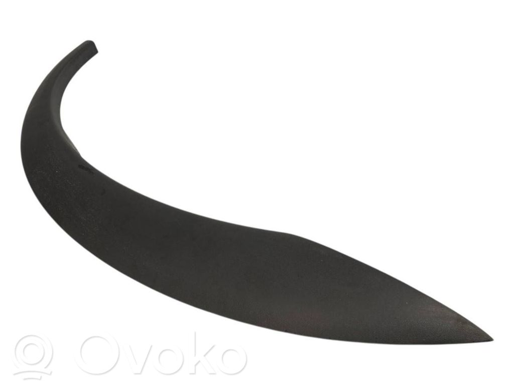 Aizmugurējā spārna uzlika / moldings