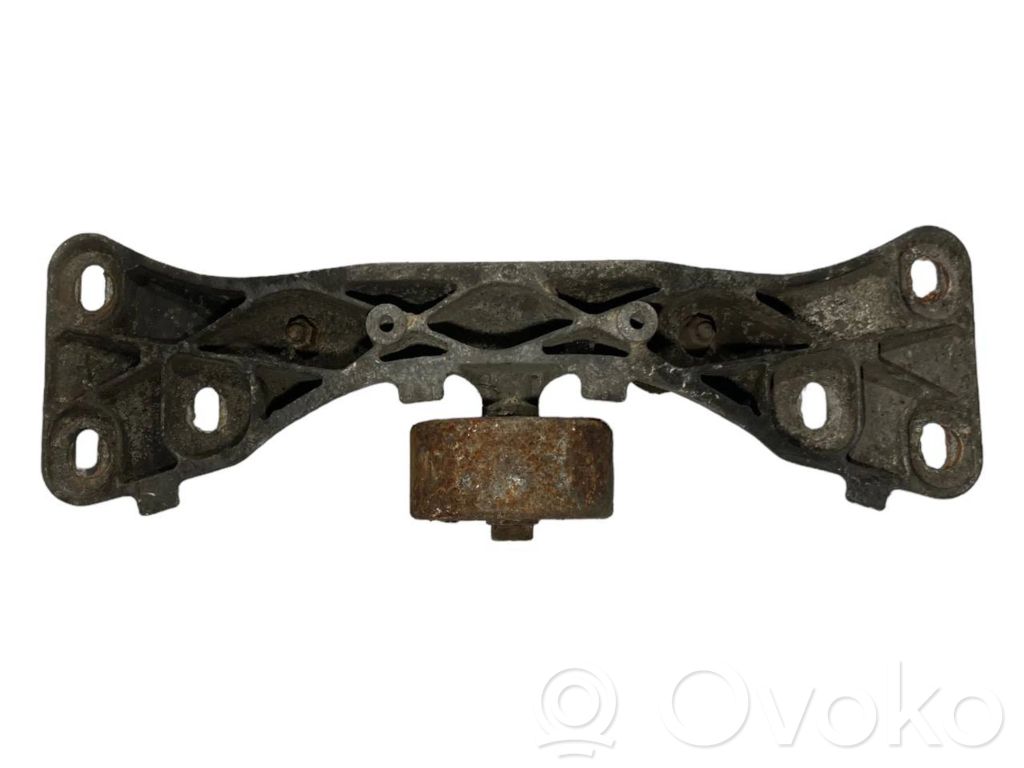 Кронштейн крепления трансмиссии