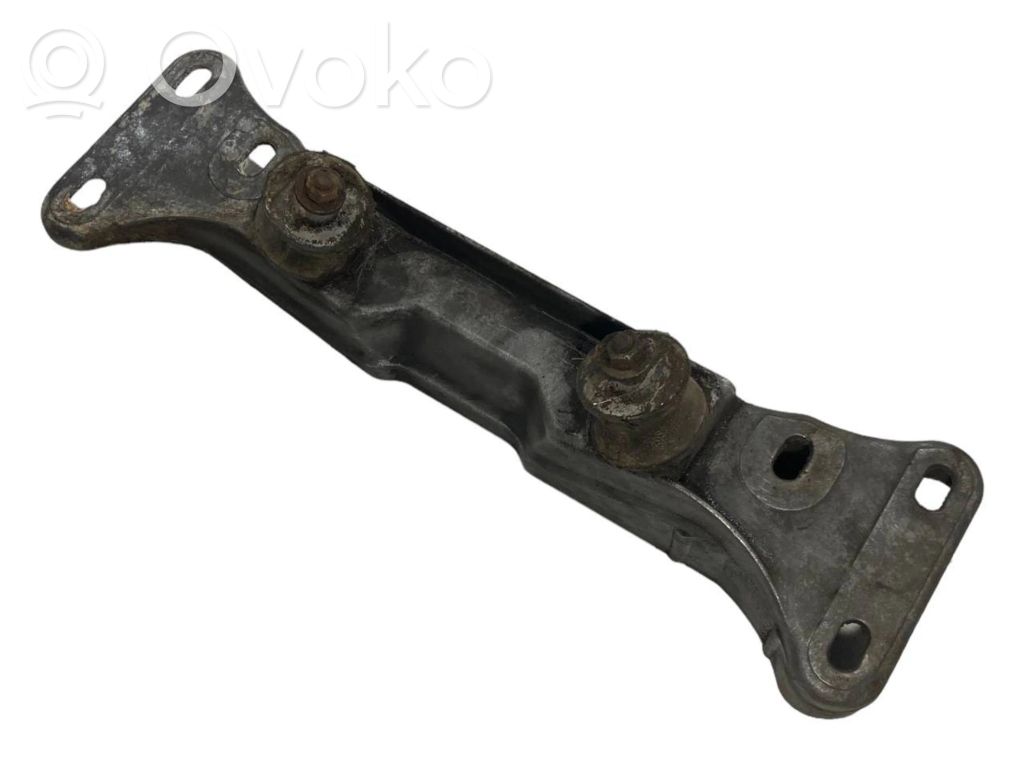 Pārnesumkārbas stiprinājuma kronšteins