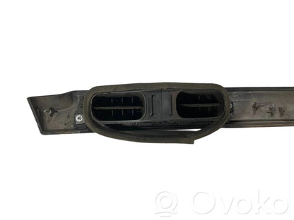 Paneļa dekoratīvās apdares vairogs (centrālais)