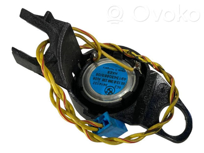 Augsto frekvenču skaļrunis (-i) priekšējās durvīs