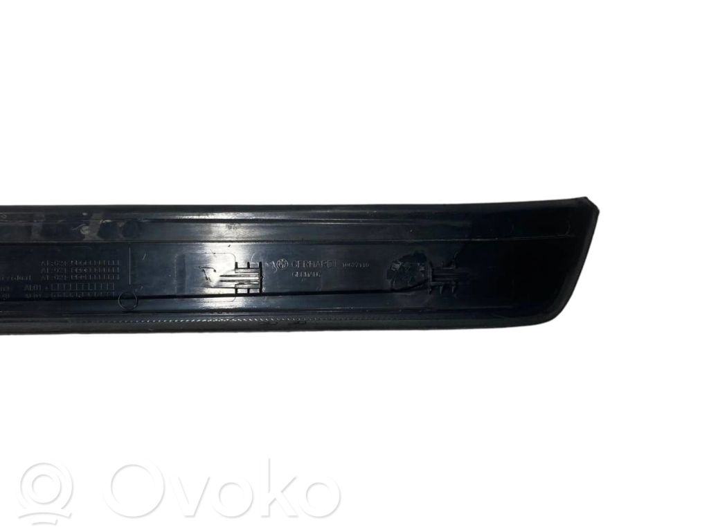 Front sill trim (inner)