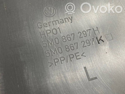 (B) statņa dekoratīvā apdare (apakšdaļa)