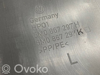 (B) statņa dekoratīvā apdare (apakšdaļa)