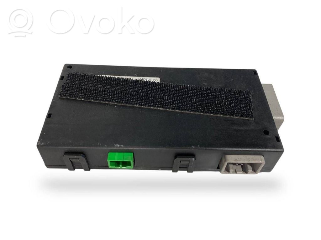 Piekabes āķa vadības bloks