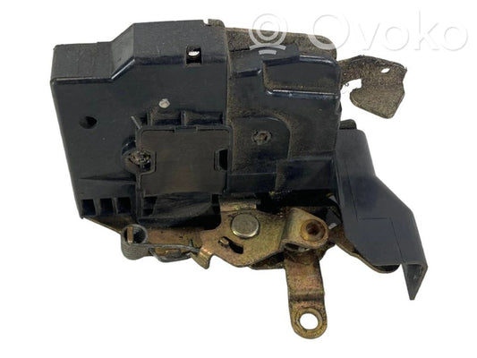 Aizmugurē slēdzene