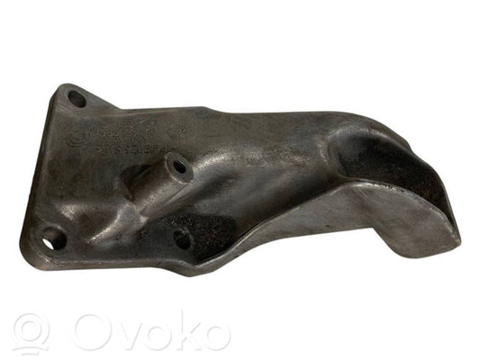 Engine mounting bracket