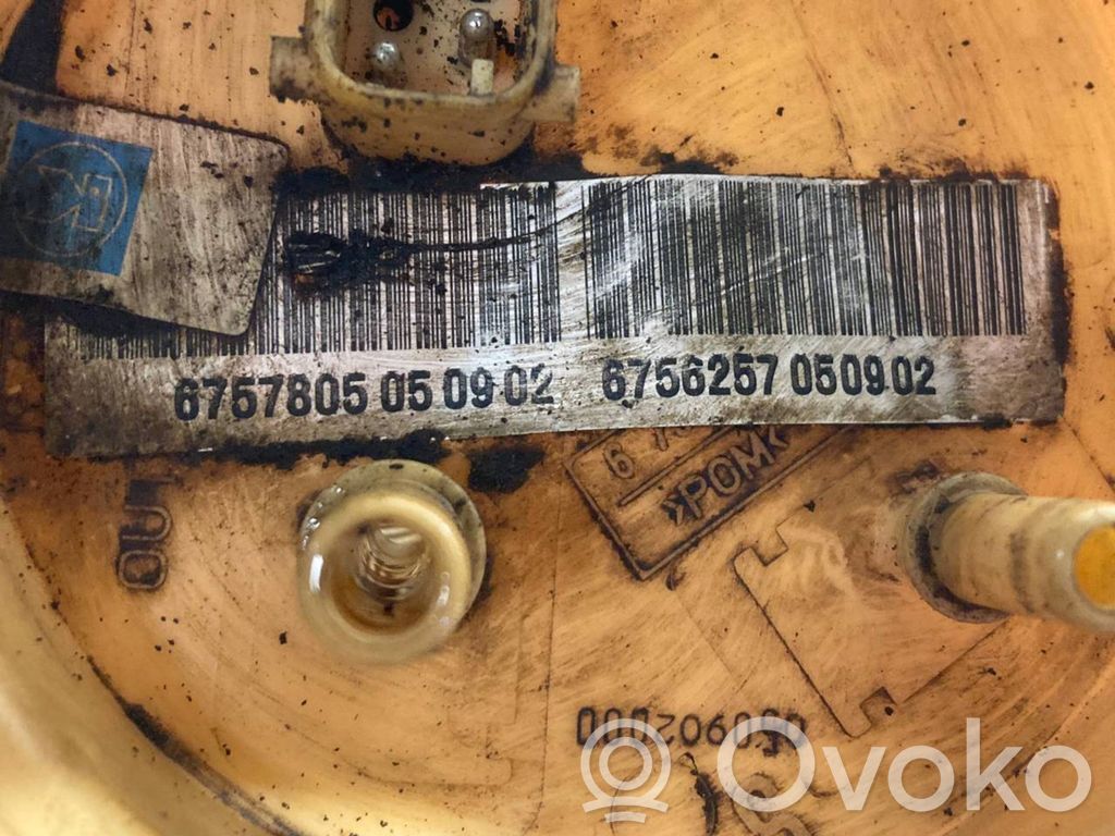 Fuel pump (in the fuel tank)