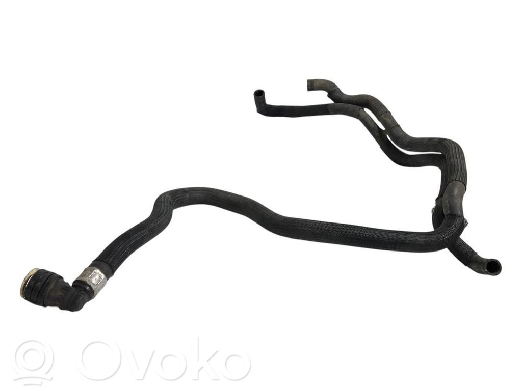 Caurulīte (-es) / šļūtene (-es)