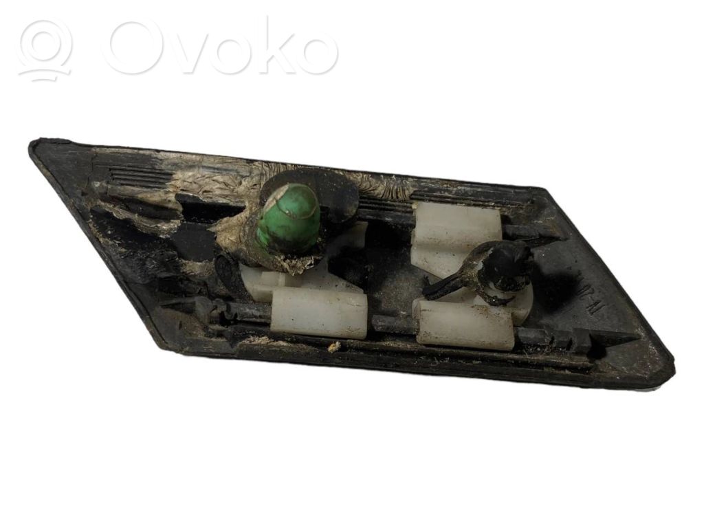 Декоративная накладка на крыло (молдинг)