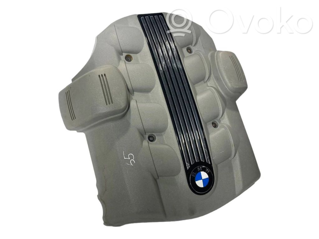 Dzinēja pārsegs (dekoratīva apdare)