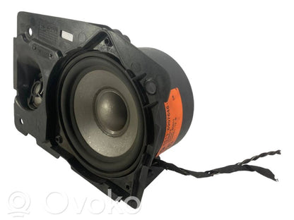 Skaļrunis priekšējā panelī