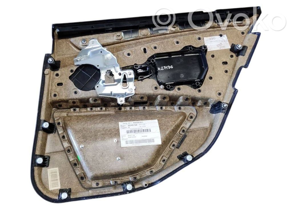 Apšuvums aizmugurējām durvīm