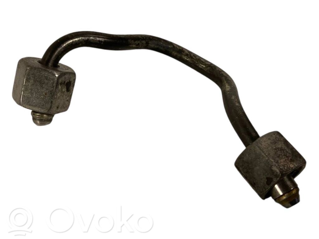 Degvielas caurulīte (-es)