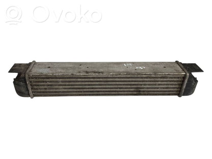 Starpdzesētāja radiators